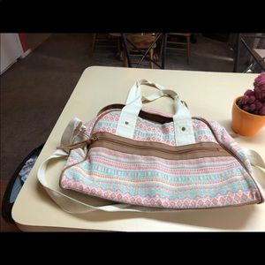 No boundaries tote bag